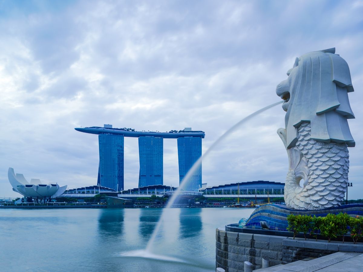 Objek Wisata Favorit Wisatawan Singapura Di Indonesia